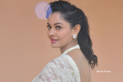 pooja-kumar-interview-stills-for-psv-garuda-vega